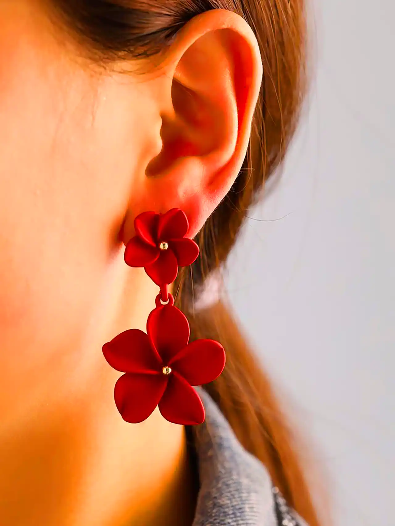 گوشواره گل قرمز آویزی