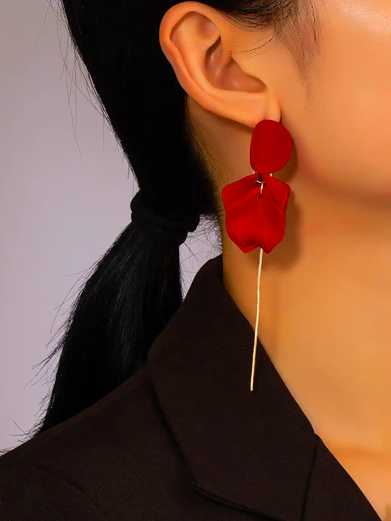 گوشواره گل قرمز آویزی