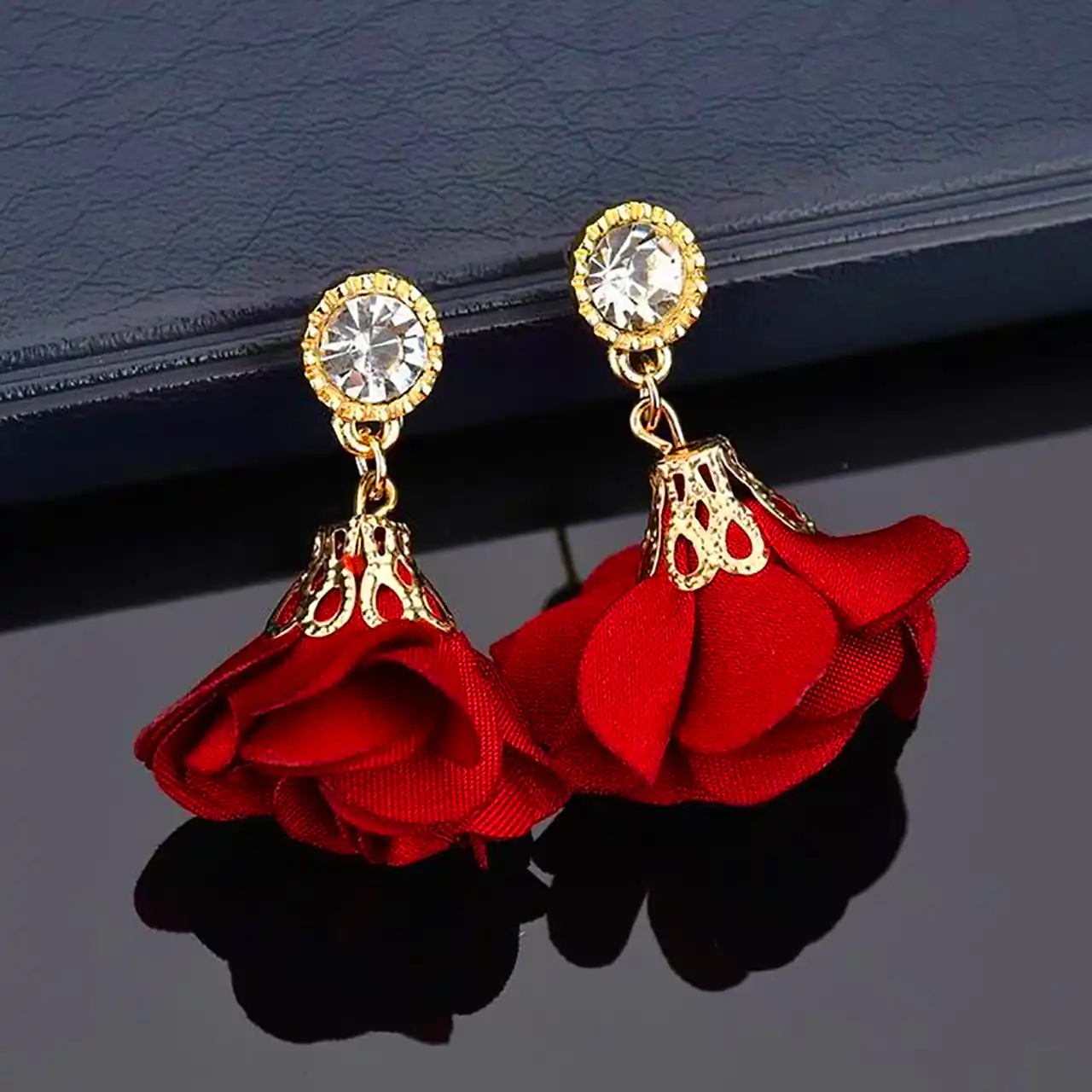 گوشواره گل قرمز آویزی