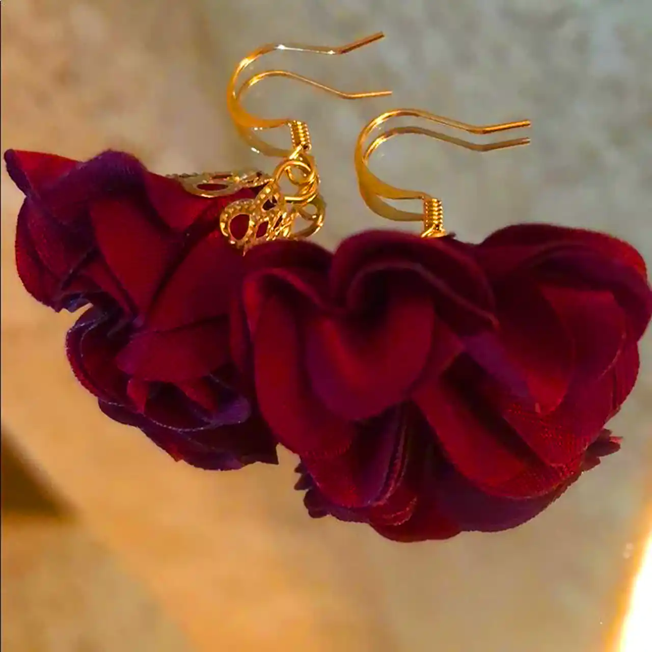 گوشواره گل قرمز آویزی