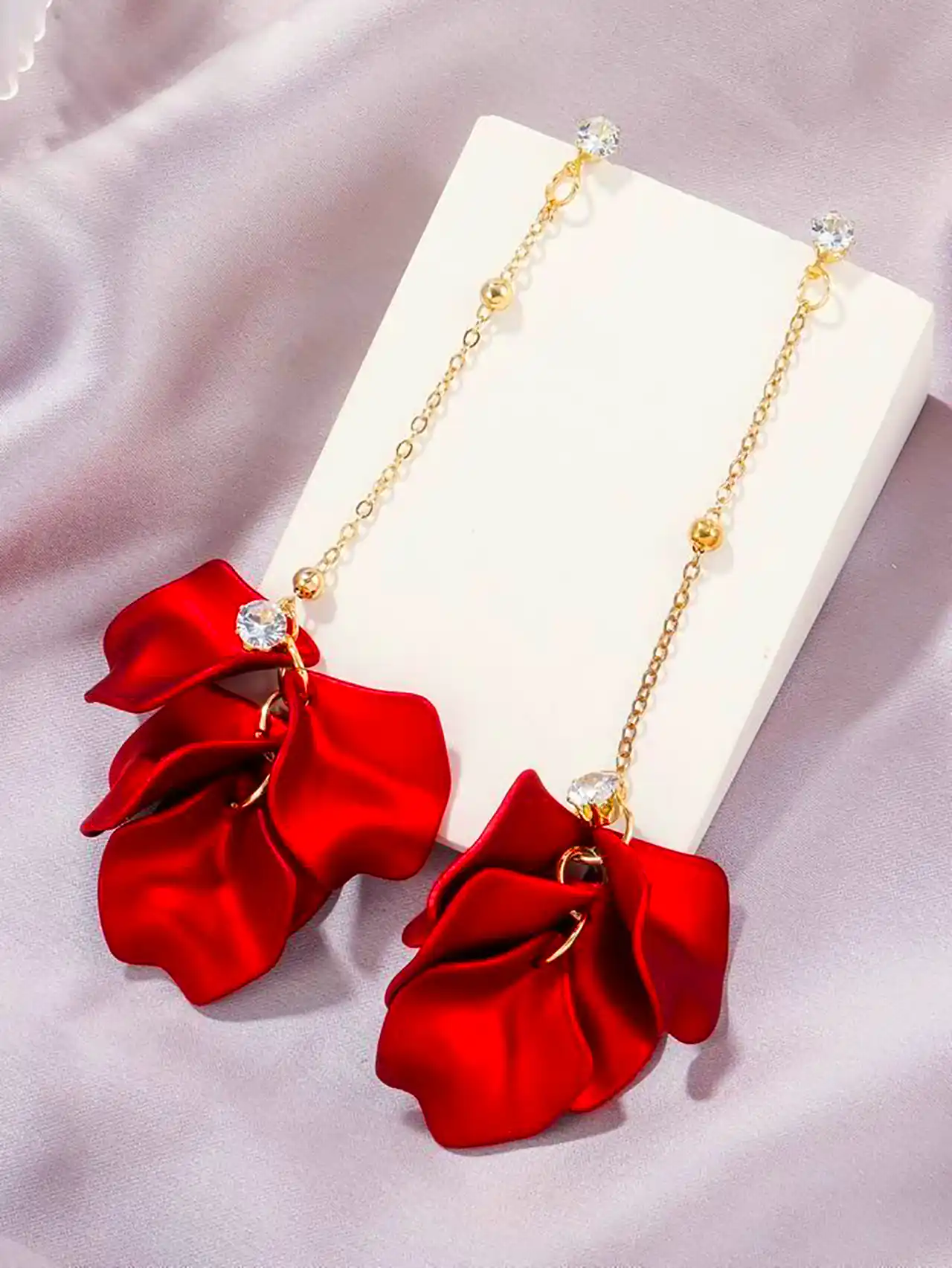 گوشواره گل قرمز آویزی