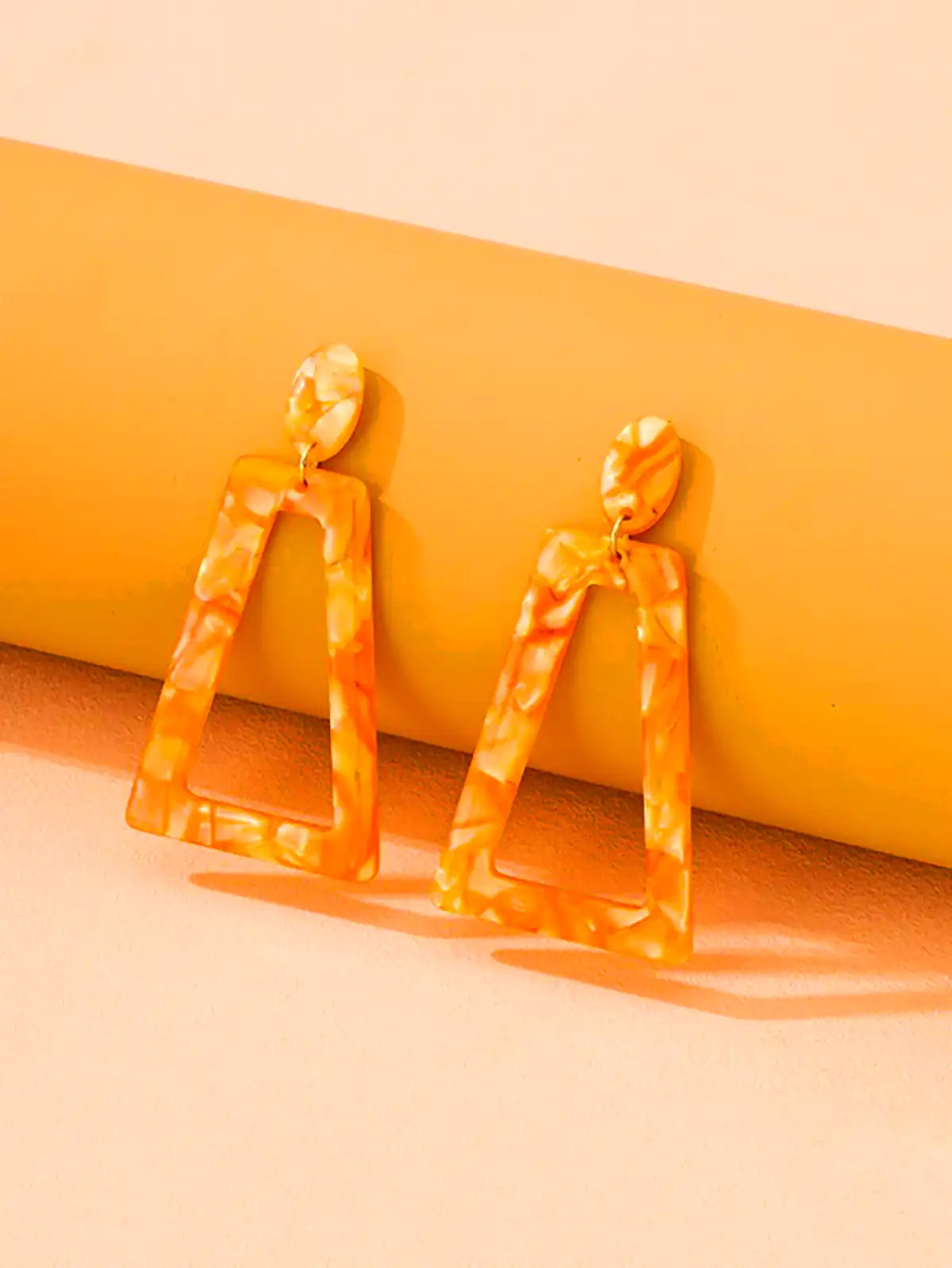 گوشواره آویز هندسی پاستیلی