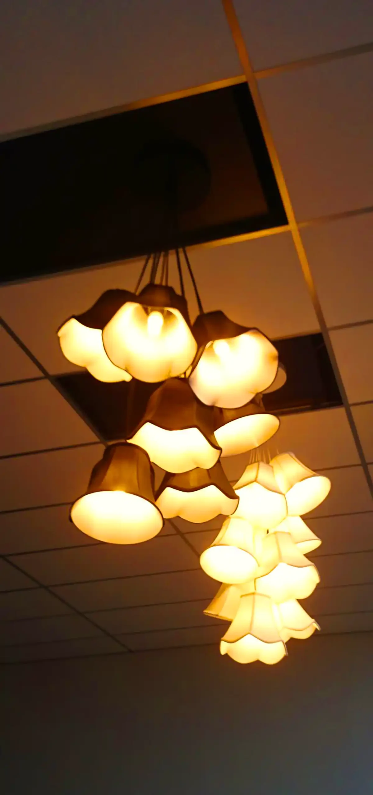 لوستر شیک طرح لاله واژگون