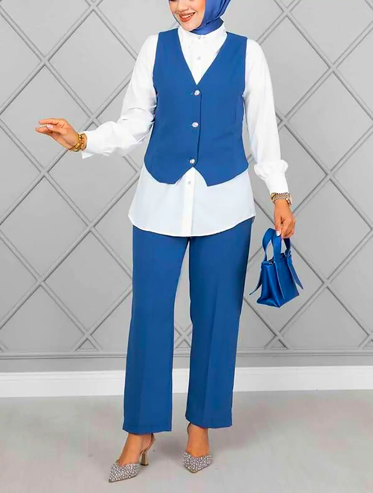 مانتو خاص زنانه با طراحی منحصر به فرد