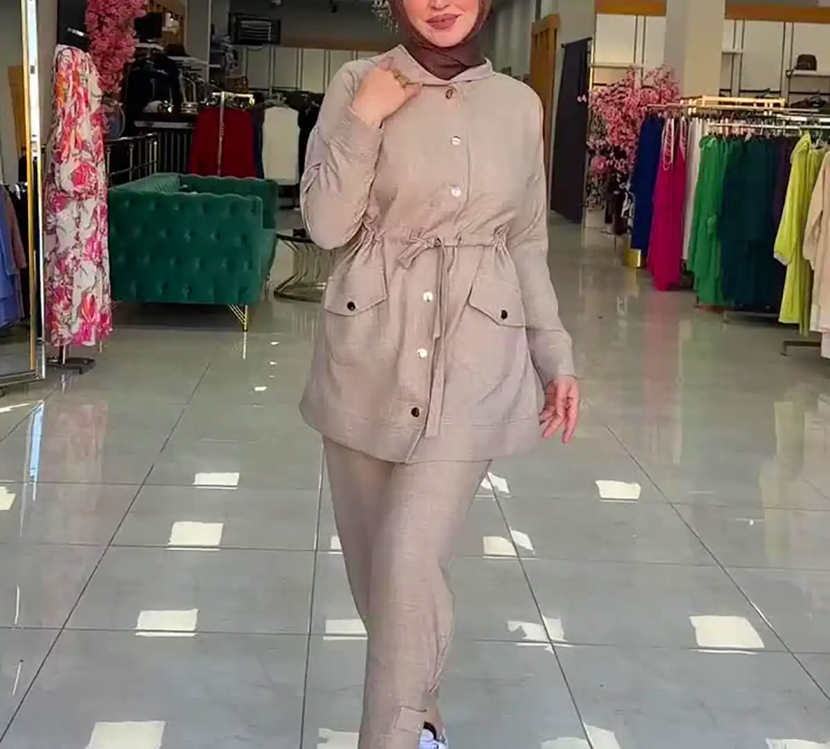 مانتو خاص زنانه با طراحی منحصر به فرد