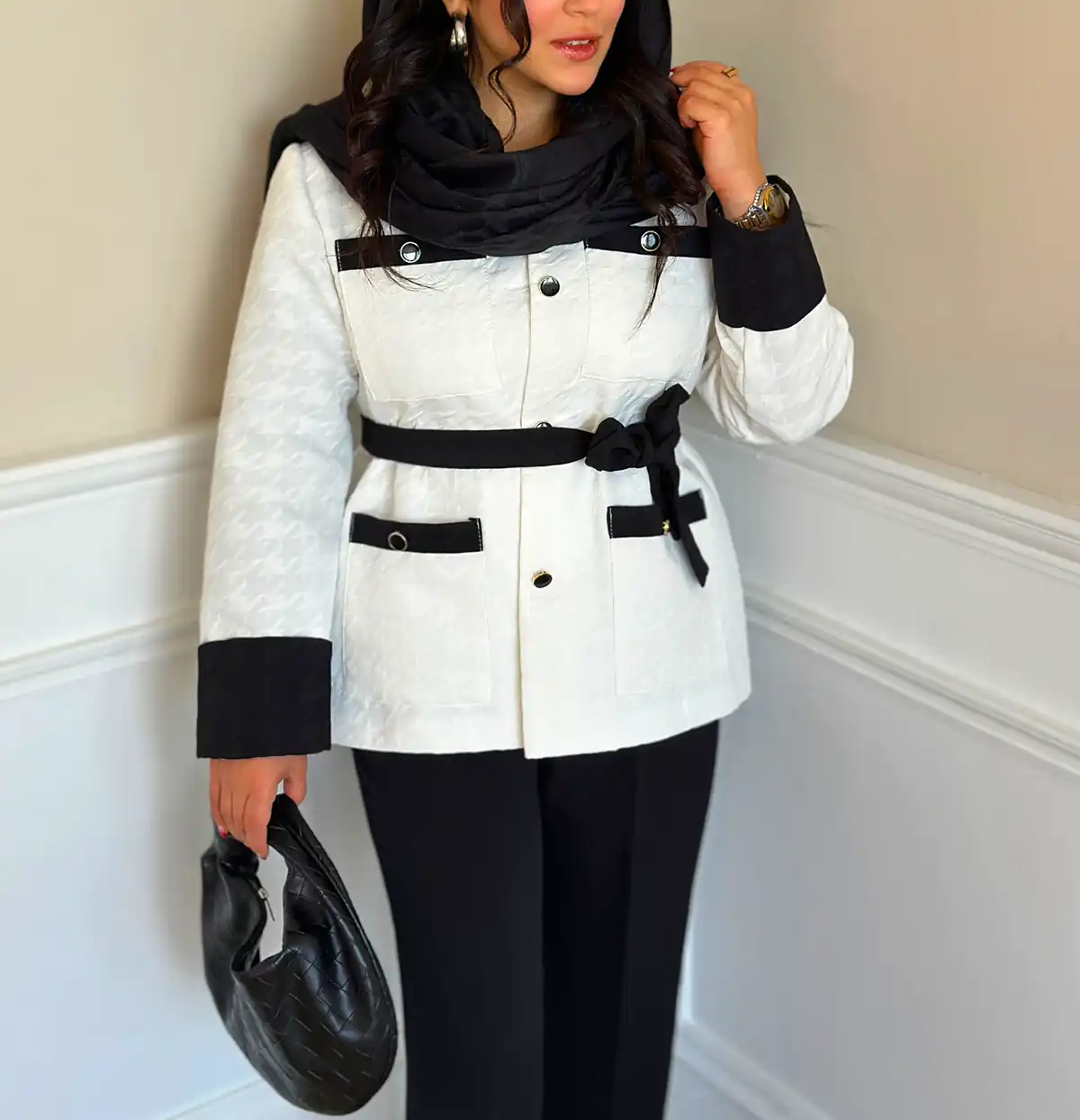 مانتو مینیمال تک رنگ با استایل ساده