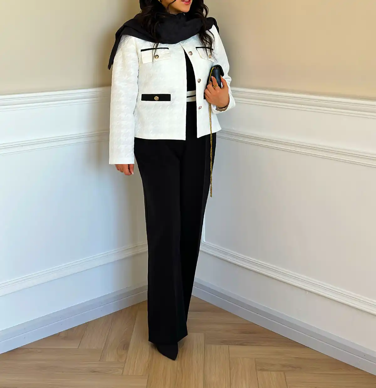 مانتو مینیمال تک رنگ با استایل ساده