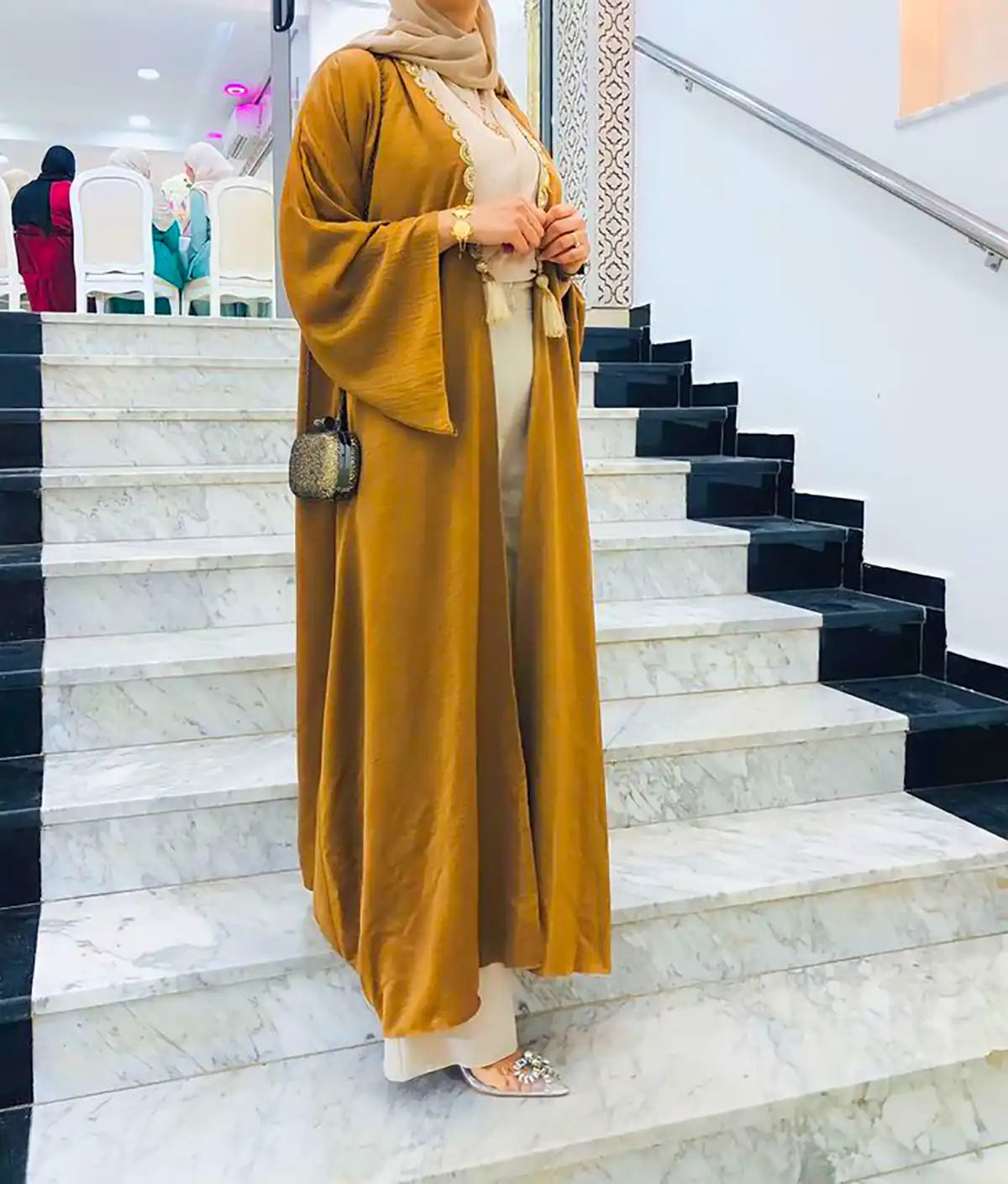 مانتو زنانه با طراحی خاص