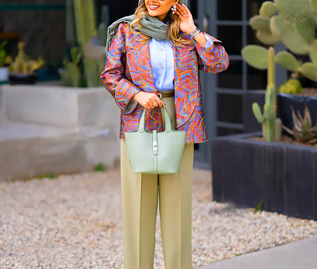 مانتو ایرانی با دوخت خاص 