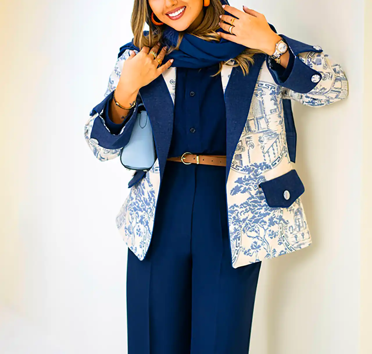 مانتو ایرانی با دوخت خاص 