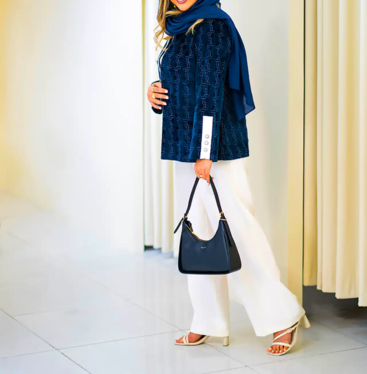 مانتو ایرانی با دوخت خاص 