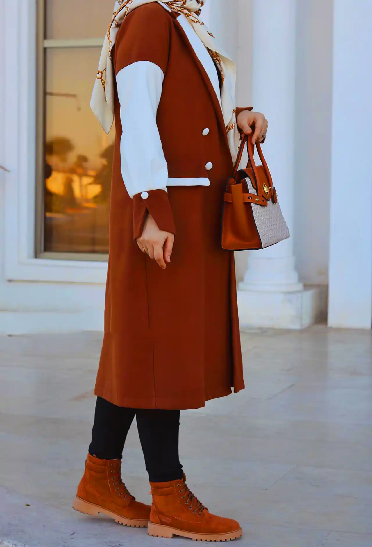 مانتو پوشیده با دوخت ظریف مزونی