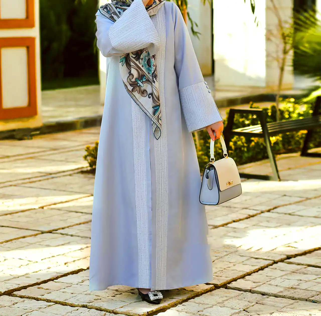 مانتو پوشیده با دوخت ظریف مزونی