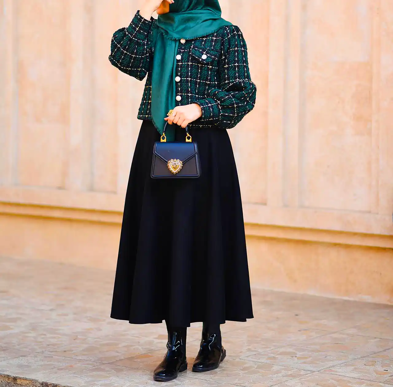 مانتو پوشیده با دوخت ظریف مزونی