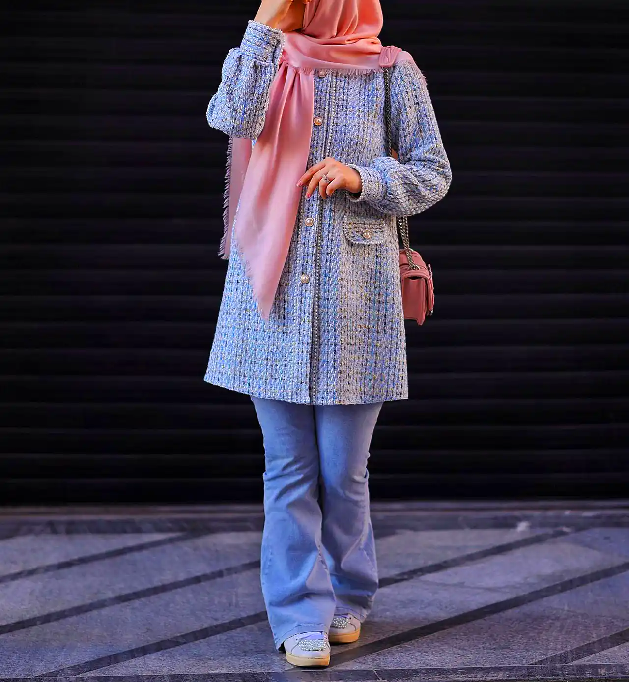 مانتو پوشیده با دوخت ظریف مزونی