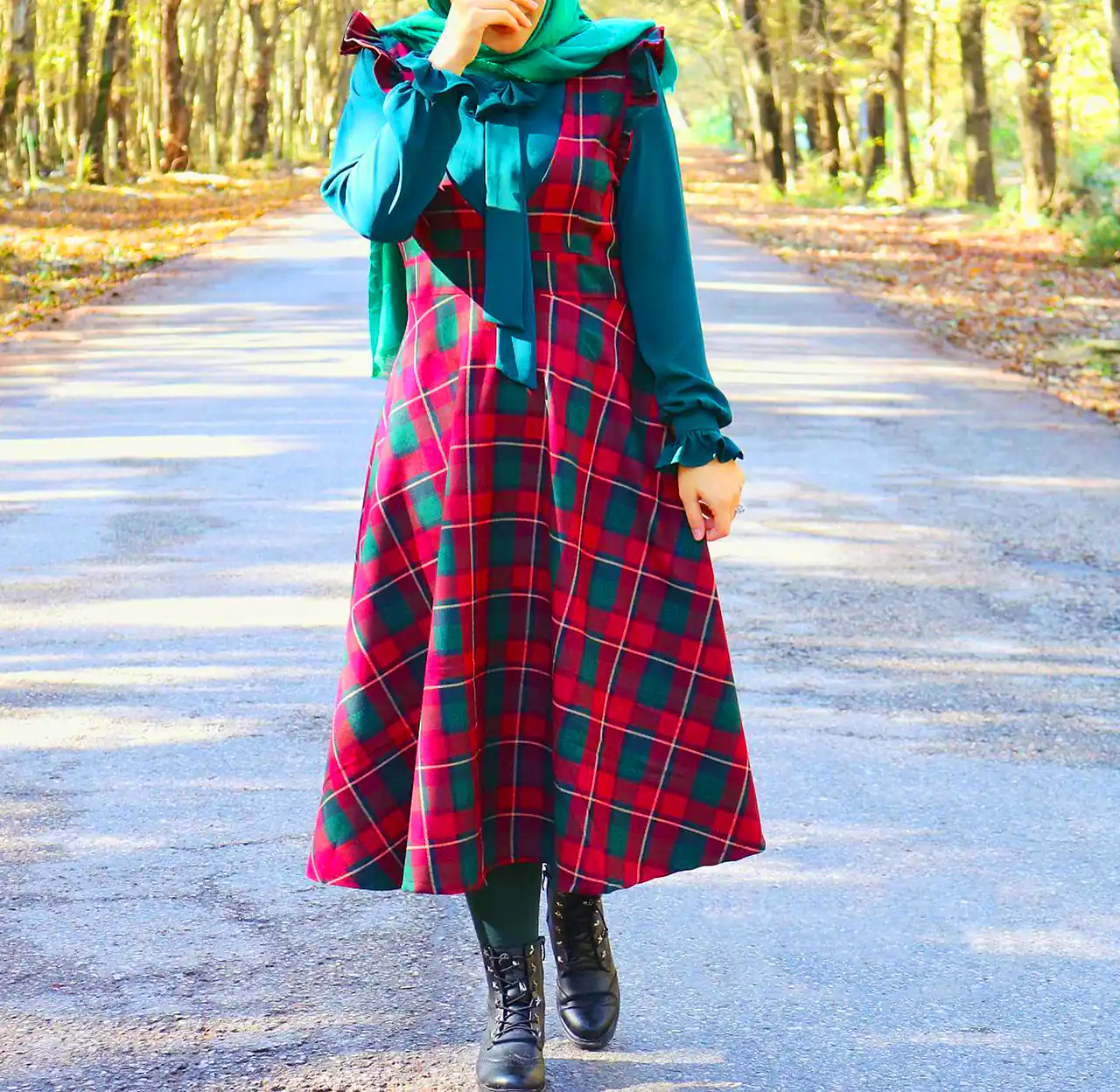 مانتو پوشیده با طراحی ایرانی اصیل