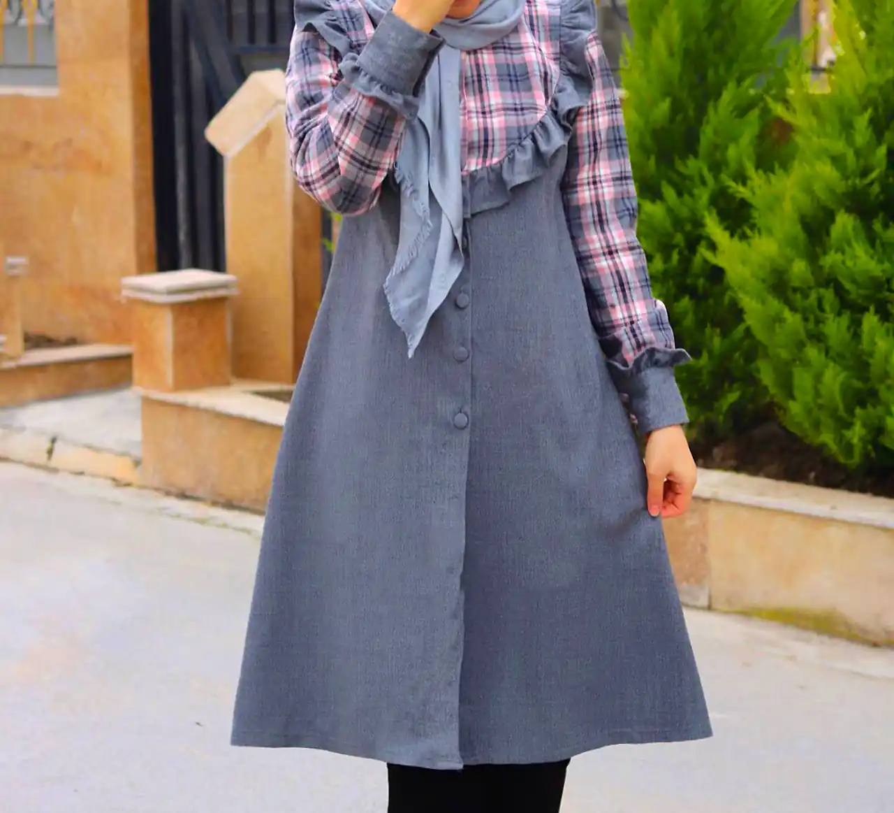 مانتو پوشیده با طراحی ایرانی اصیل