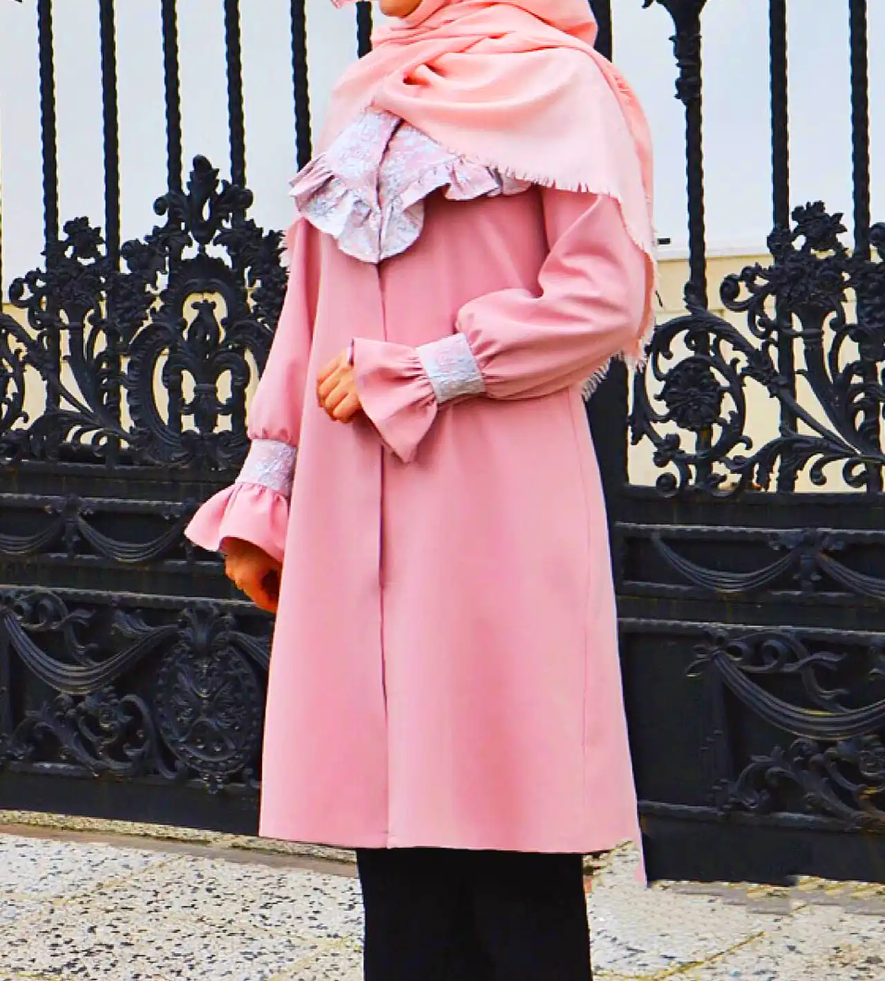 مانتو پوشیده با طراحی ایرانی اصیل