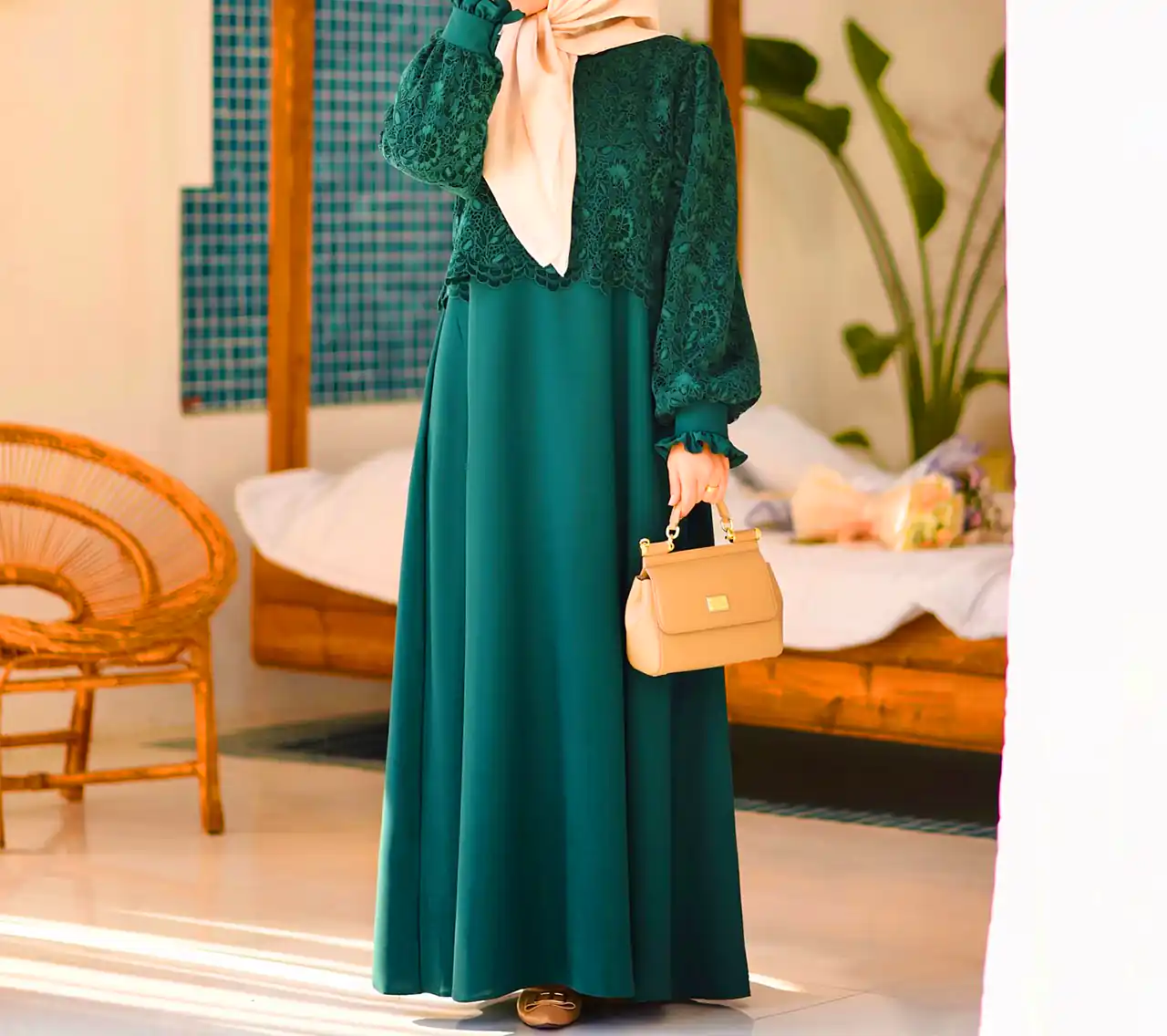 مانتو پوشیده با طراحی ایرانی اصیل