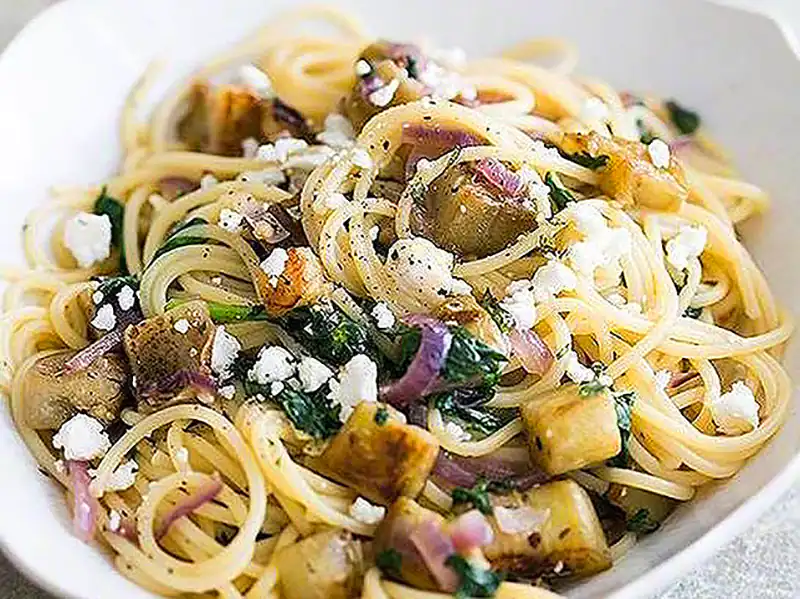 طرز تهیه پاستا بادمجان با پنیر فتا