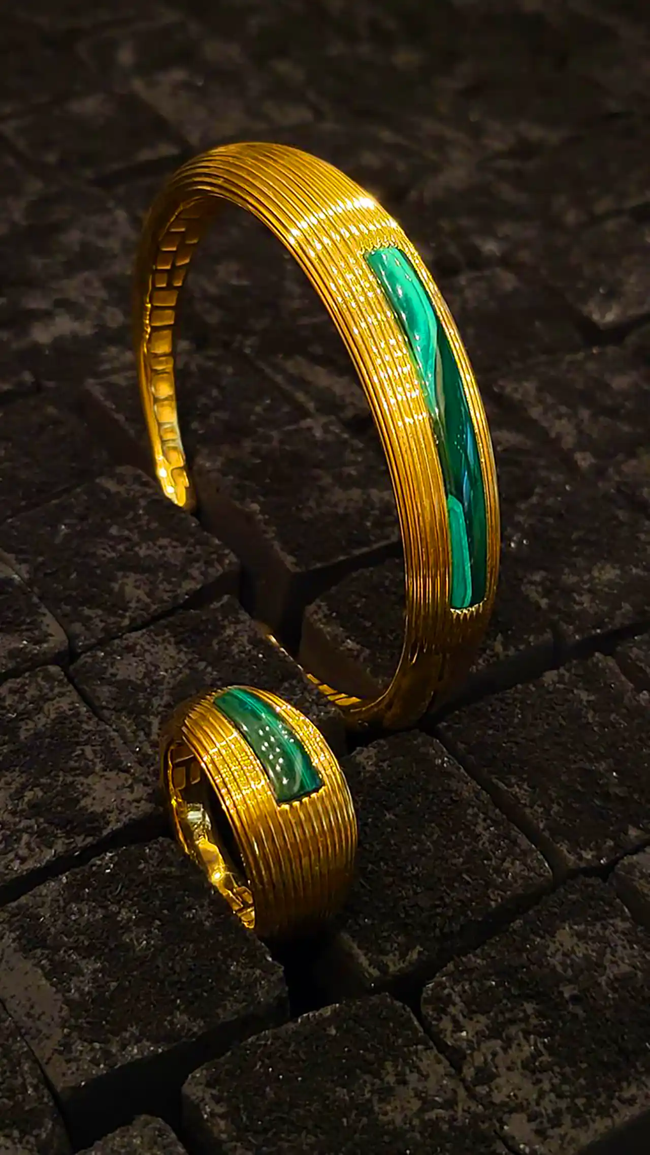 ست دستبند و انگشتر لاکچری 