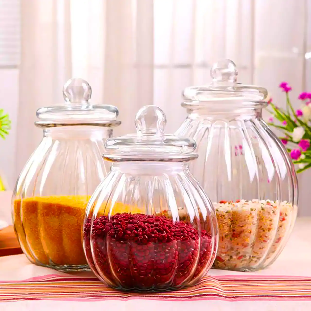 شیشه ادویه مینیمال آشپزخانه 