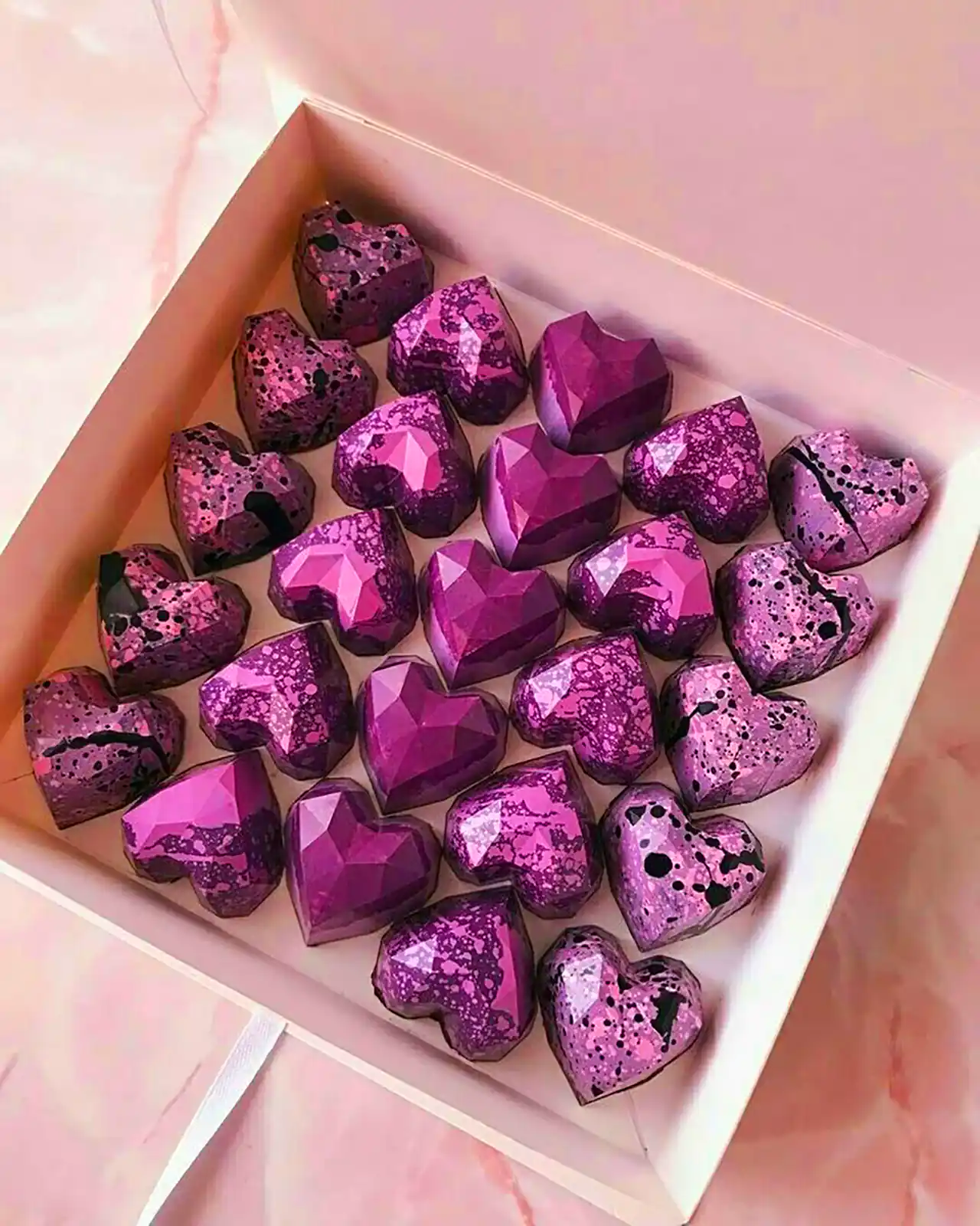 شکلات دستساز شیک هدیه