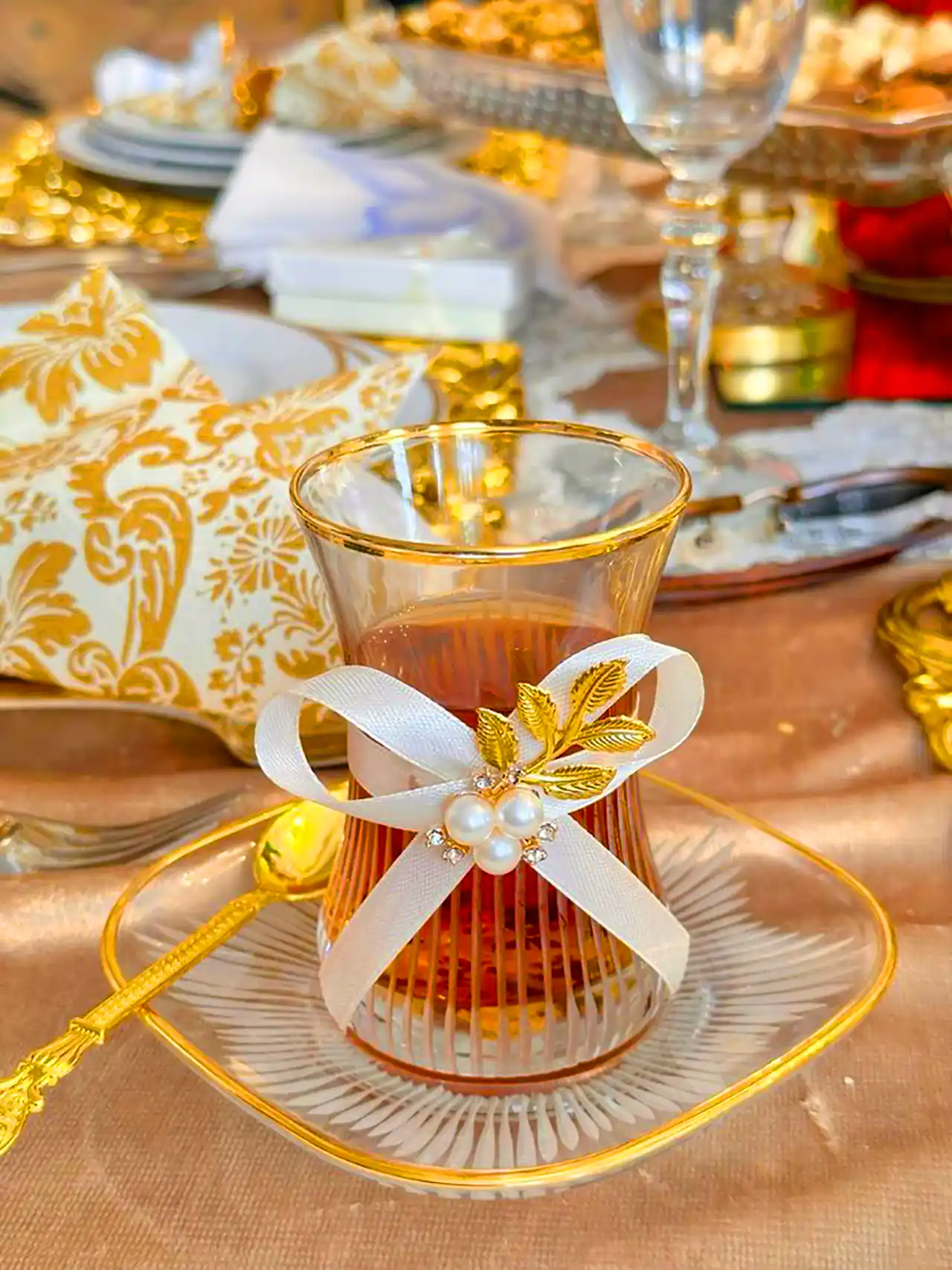 تزئین حرفه ای استکان چای خواستگاری