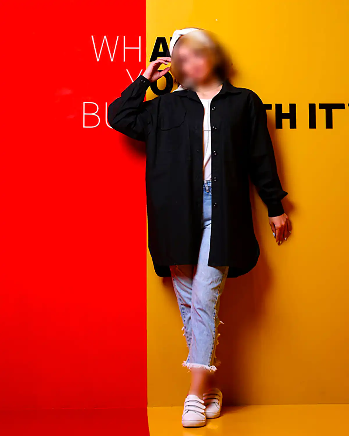 تیپ زنانه با رنگ مشکی مینیمال