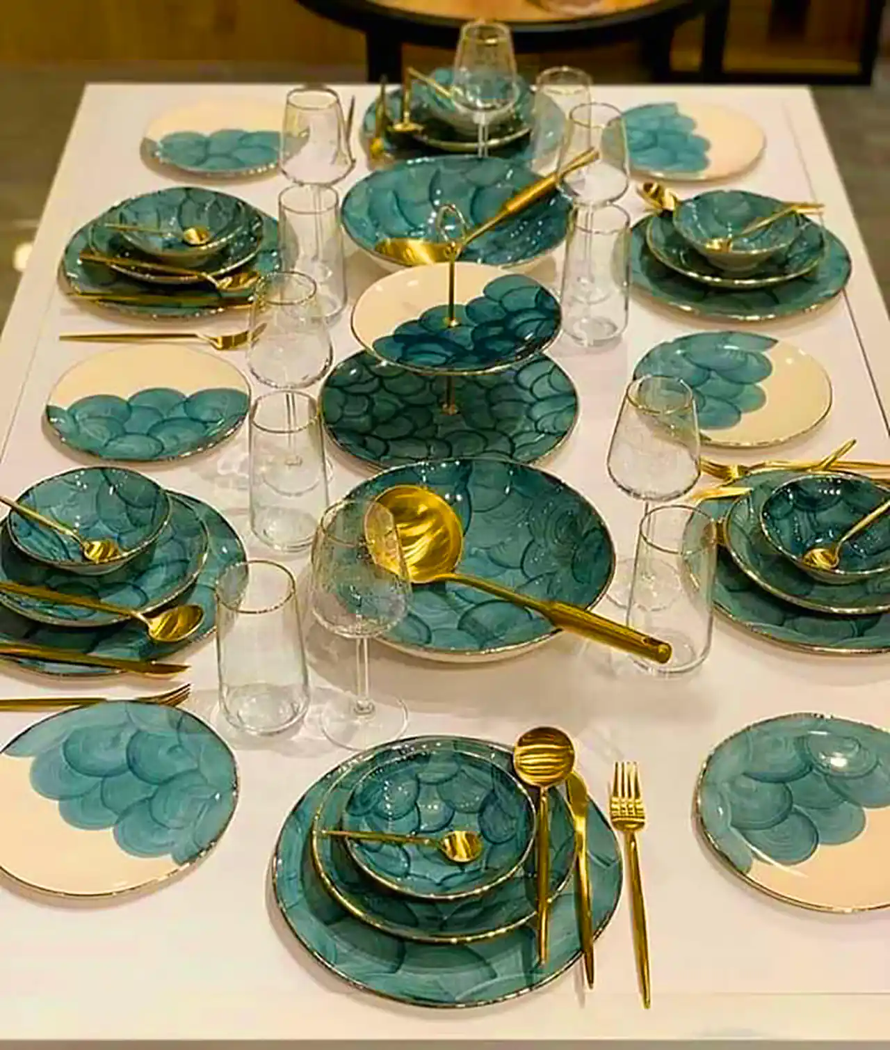 ظروف پذیرایی کلاسیک مدرن