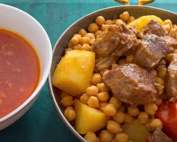 تعبیر خواب آبگوشت خوردن چیست + برای زن متاهل و باردار و دختر مجرد و از دید مولف