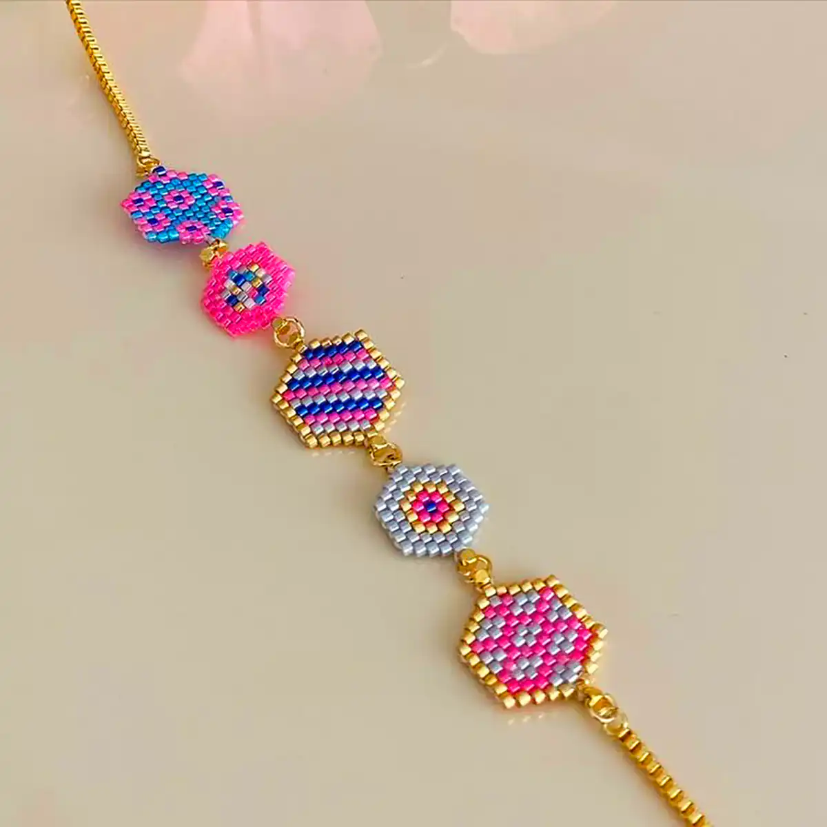 اکسسوری دستساز دخترانه