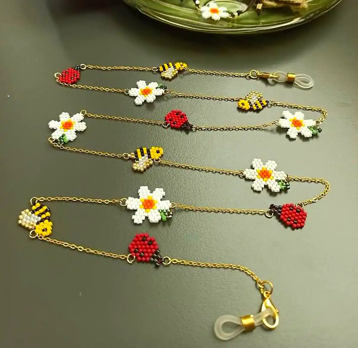 اکسسوری دستساز دخترانه