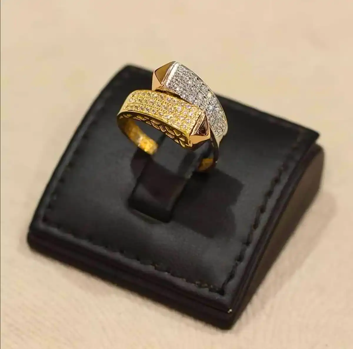 انگشتر نمادار نامزدی