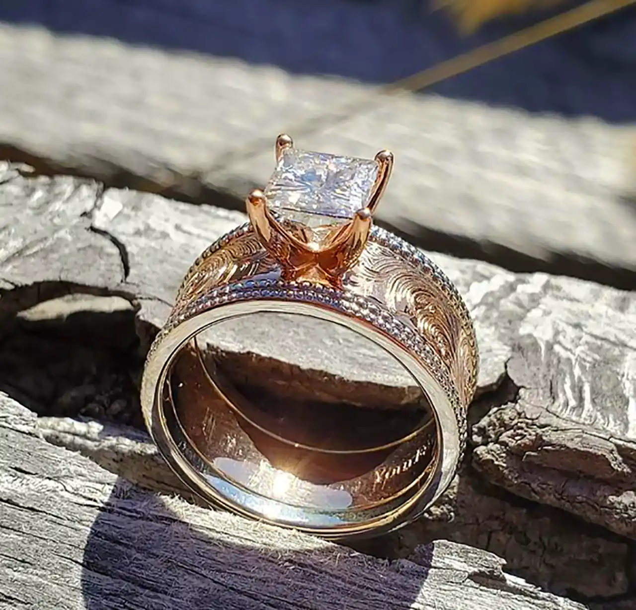 انگشتر لاکچری با نگین درشت