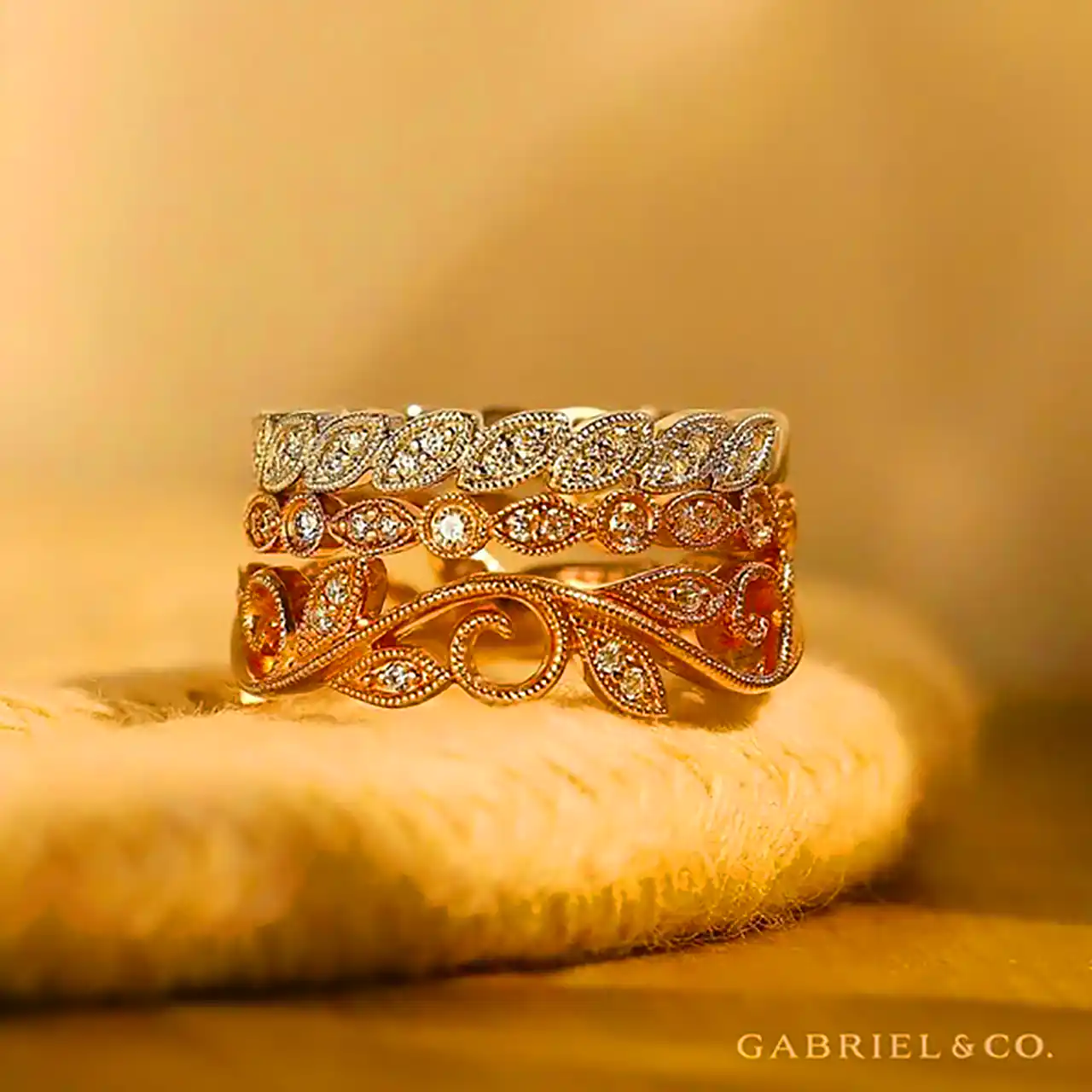 انگشتر لاکچری با نگین درشت