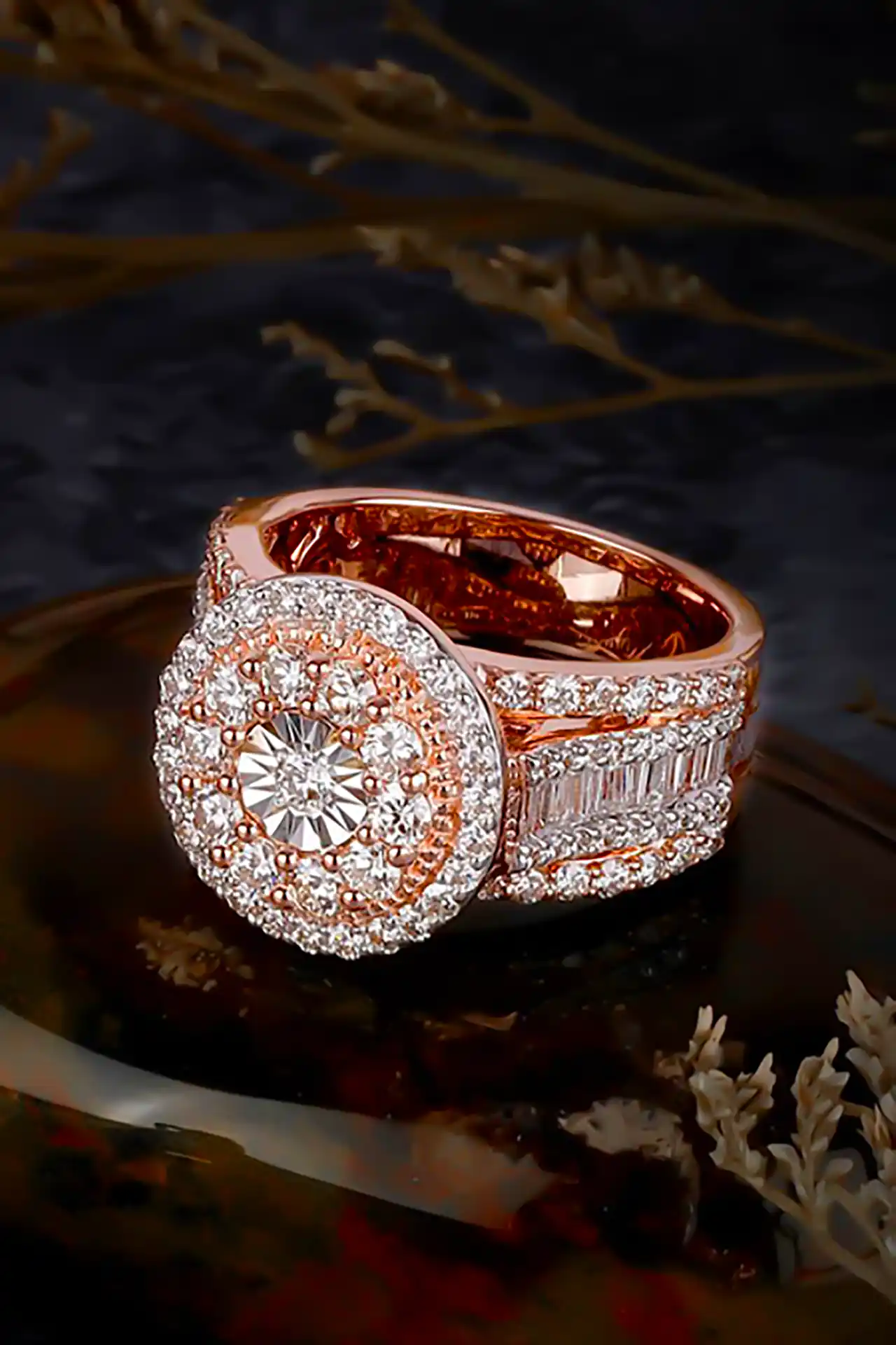 انگشتر لاکچری با نگین درشت