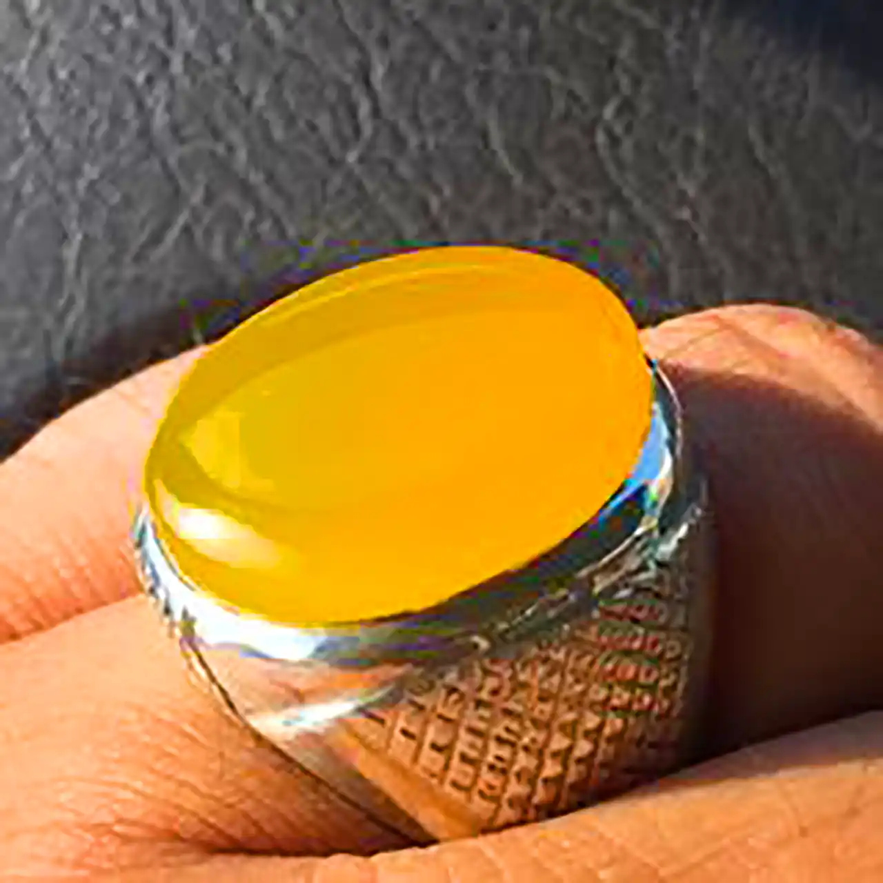 انگشتر مردانه با سنگ عقیق زرد 