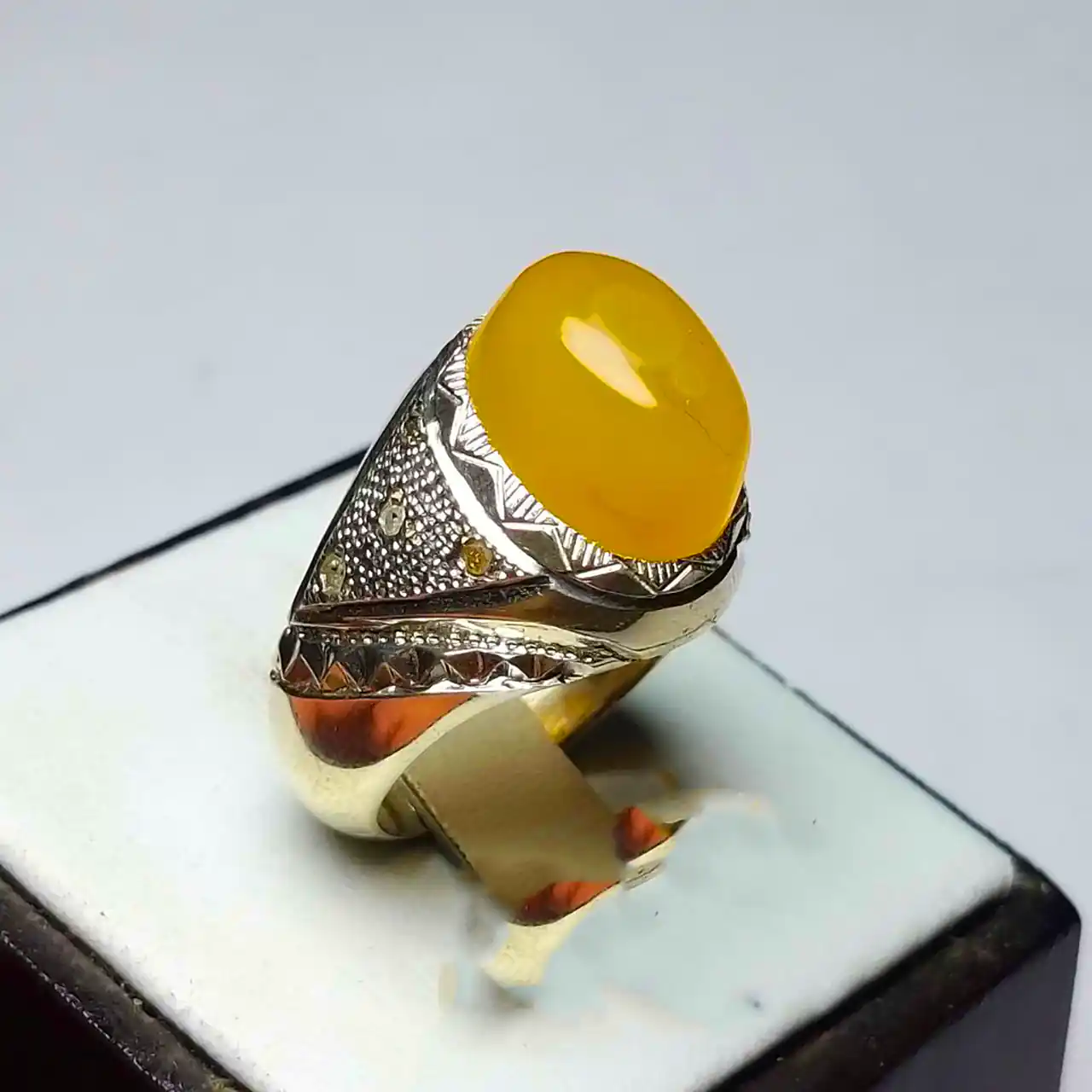 انگشتر مردانه با سنگ عقیق زرد 
