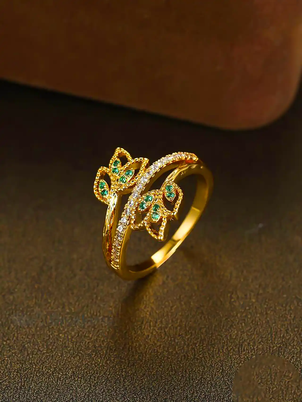 انگشتر طلا با نگین شیک