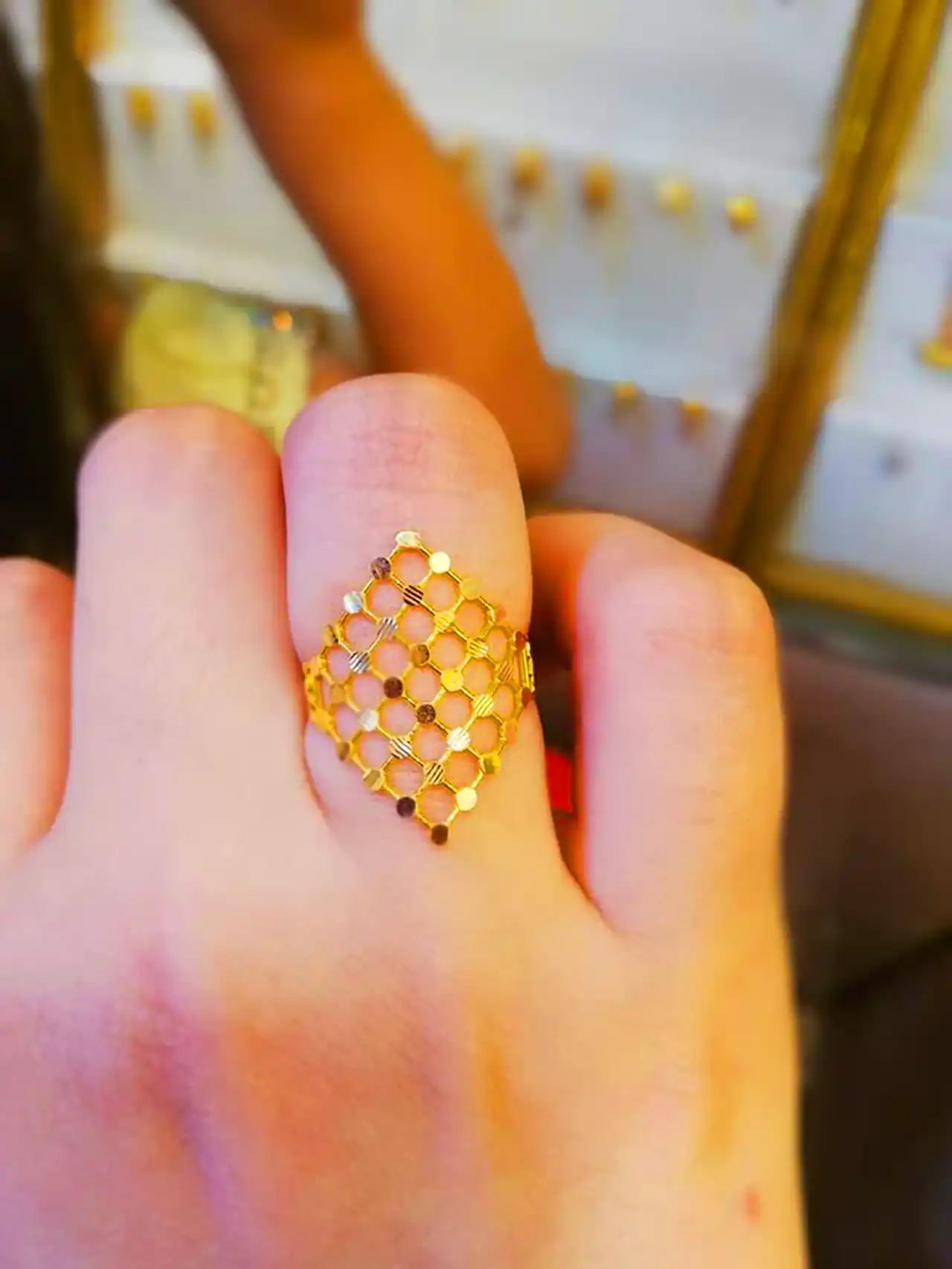 انگشتر طلا مدروز 