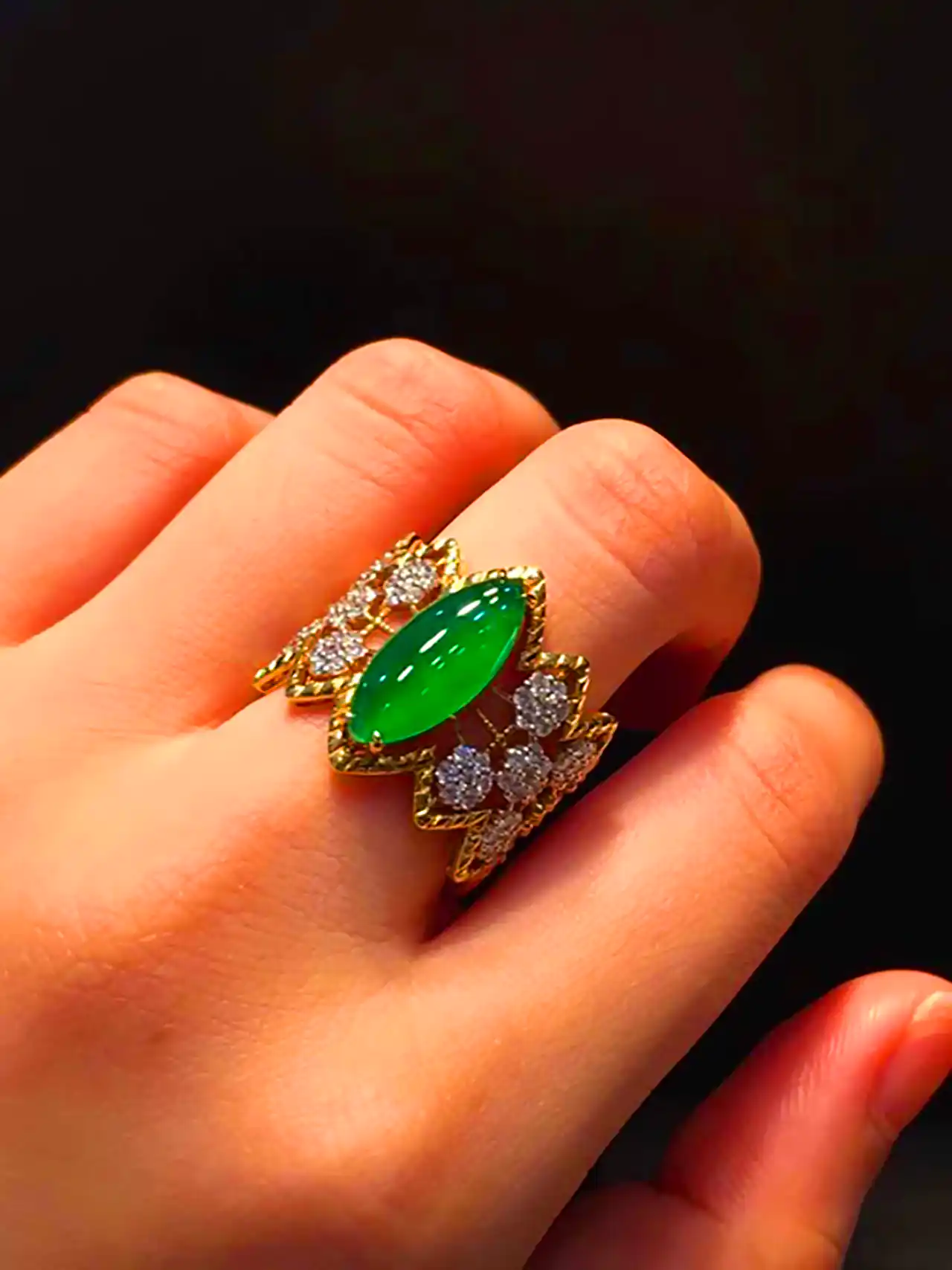 انگشتر زمردی شیک و خاص