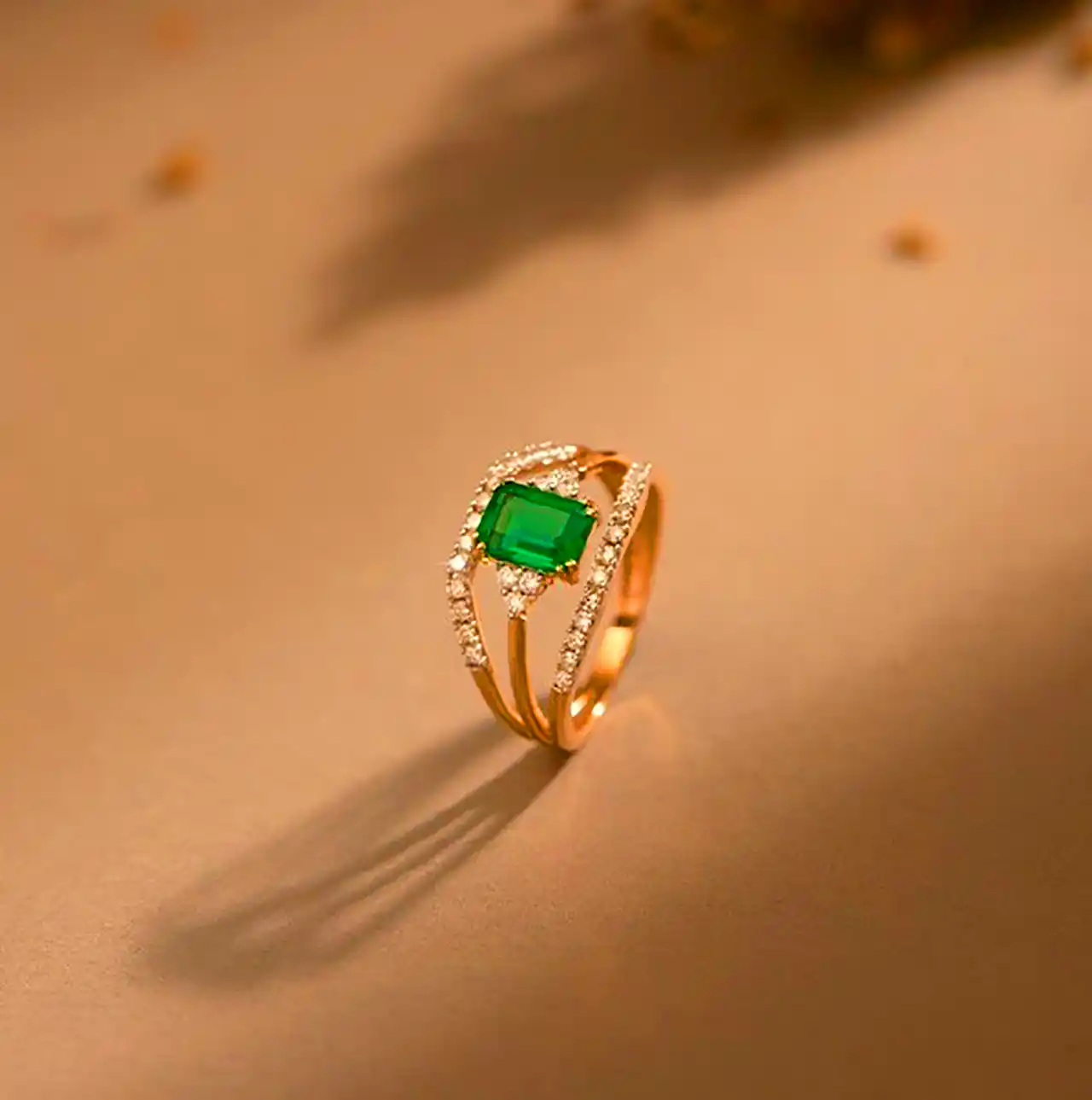 انگشتر زمردی شیک و خاص