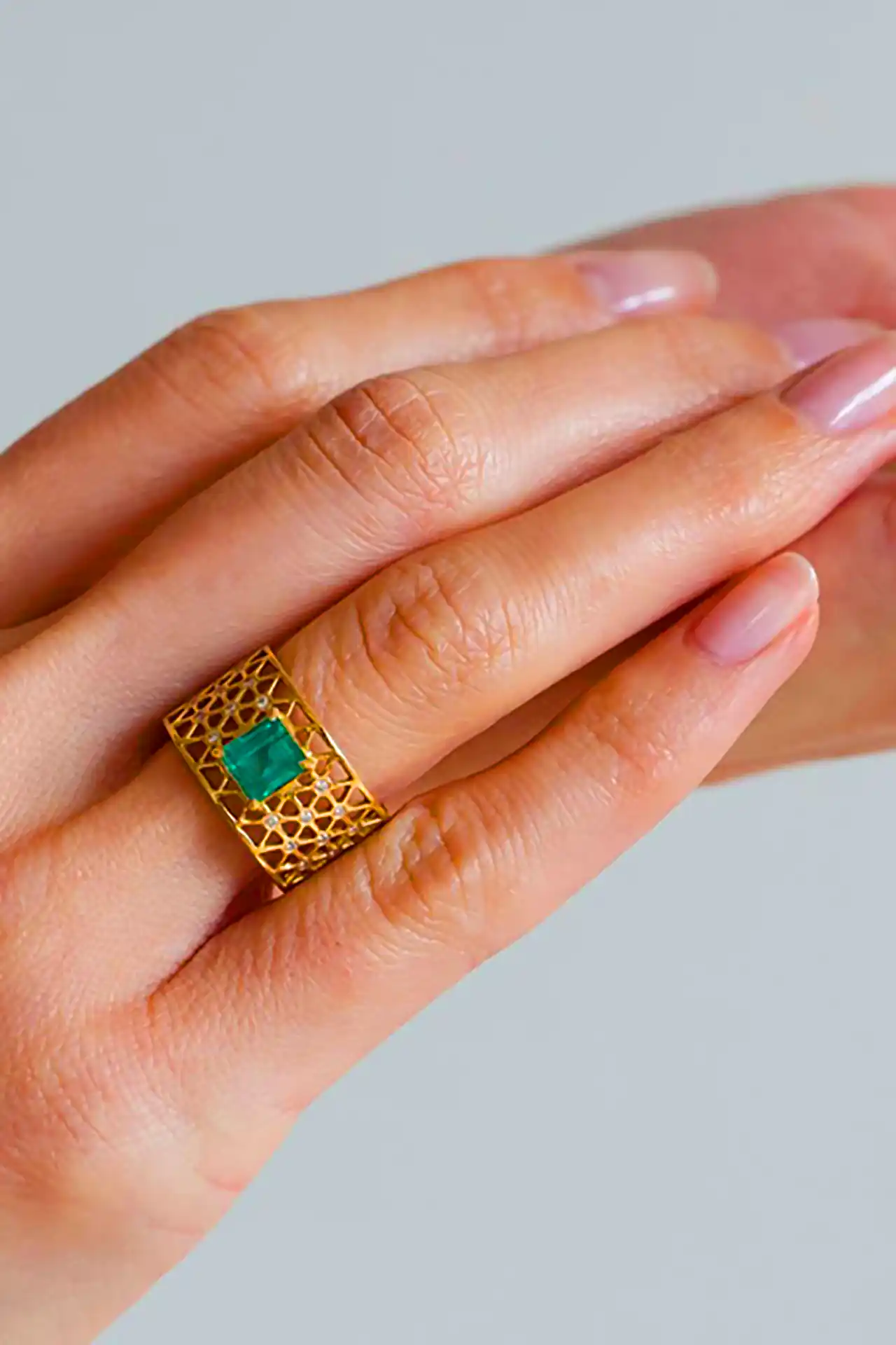 انگشتر زمردی شیک و خاص