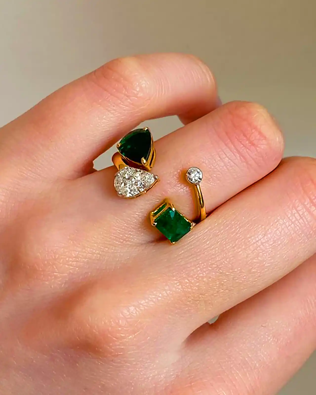 انگشتر زمردی شیک و خاص