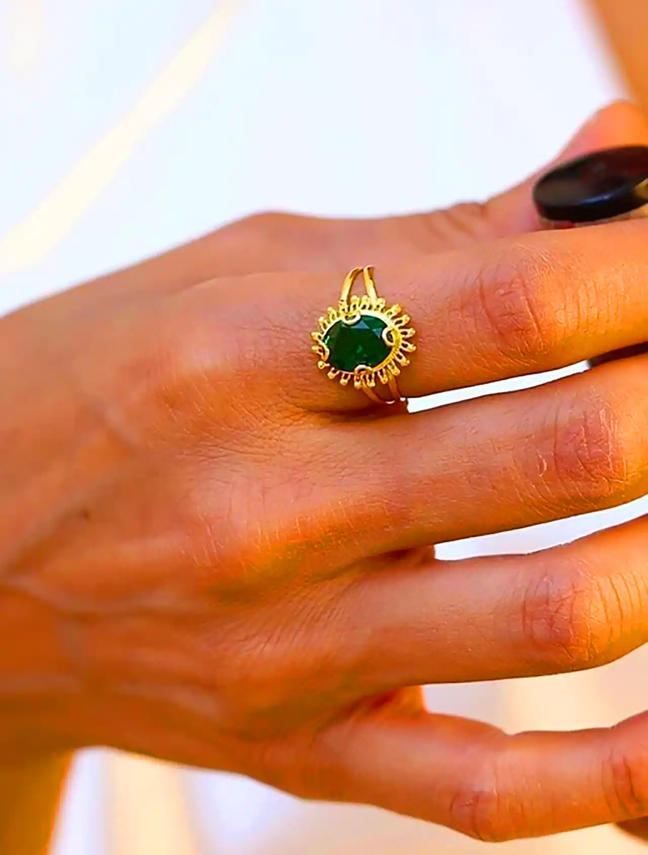 انگشتر زمردی شیک و خاص