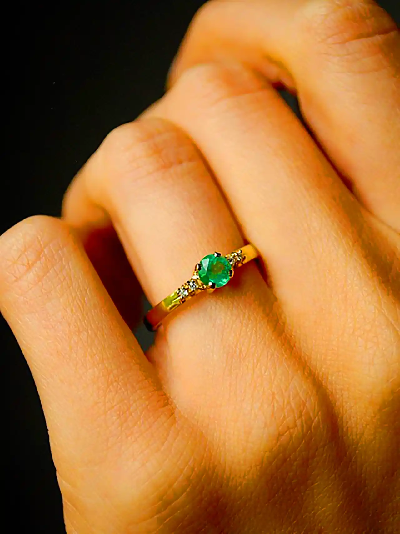 انگشتر زمردی شیک و خاص