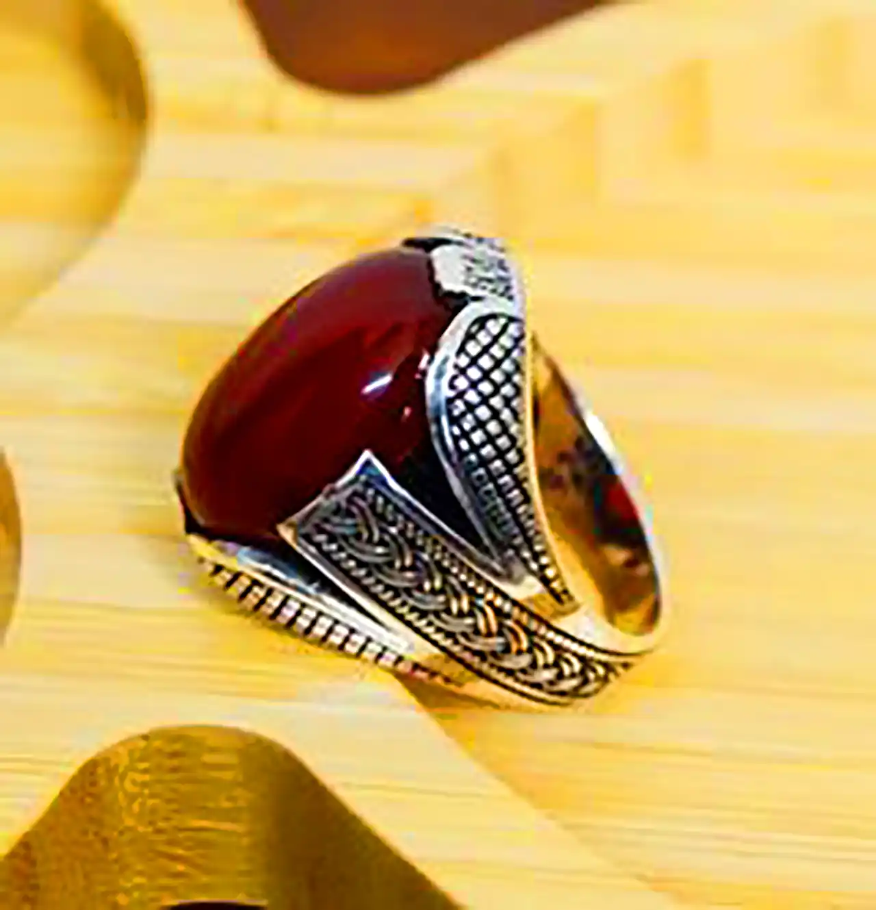 انگشتر مردانه با عقیق قهوه ای