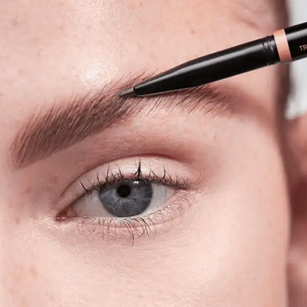 تعبیر خواب آرایش ابرو + برای زن متاهل و باردار و دختر مجرد و از دید مولف