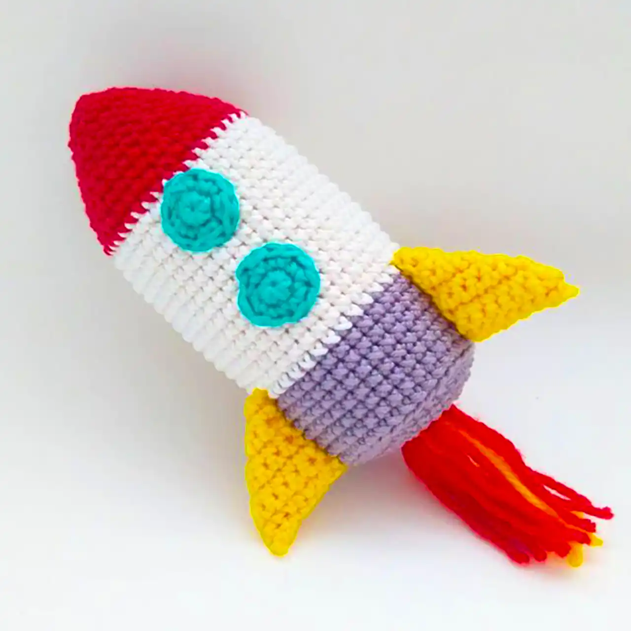 عروسک موشک بافتنی